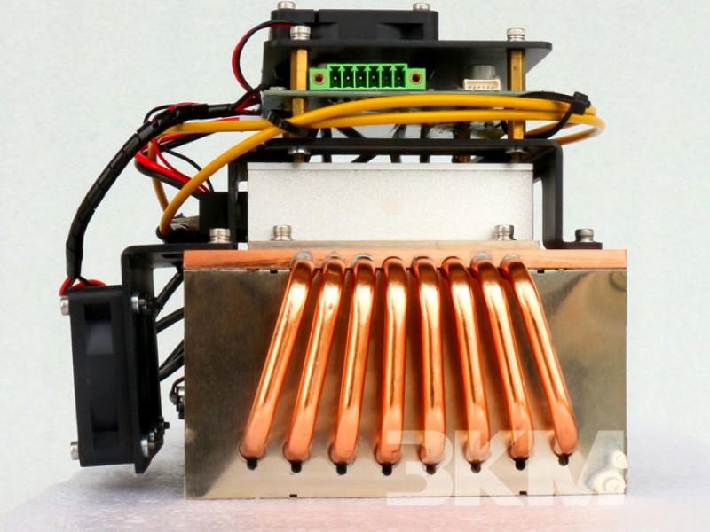 0.07°~0.7°照明角度军工级5公里超远距红表激光补光灯散热部门