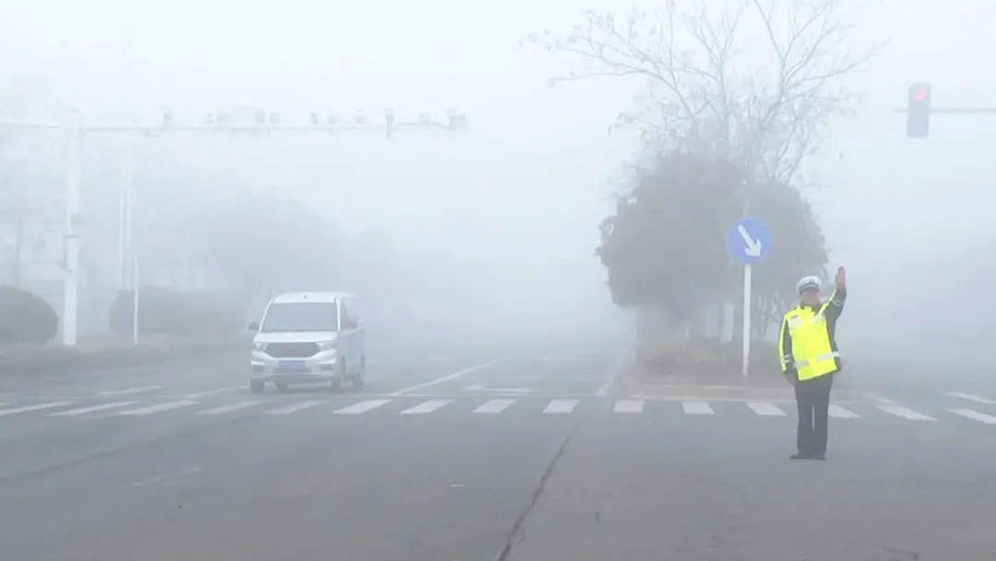 中央形象台颁布大雾红色预警，短波红表激光为何能破解烟雨雾霾