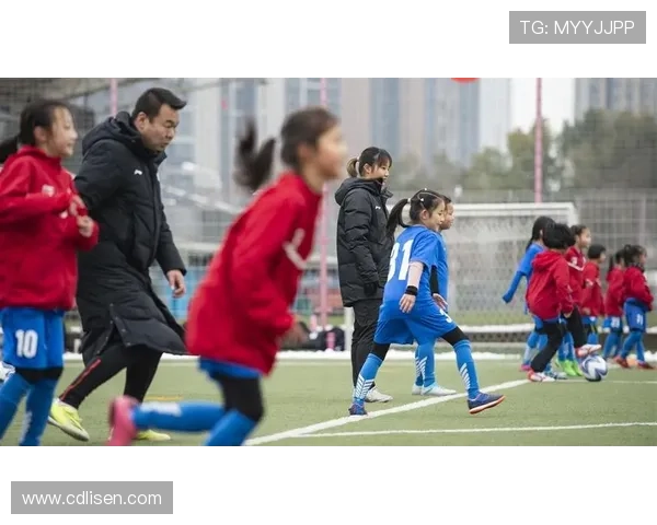 女足前国脚主编意大利青训丛书致力呈现欧洲成熟教学体系与经验